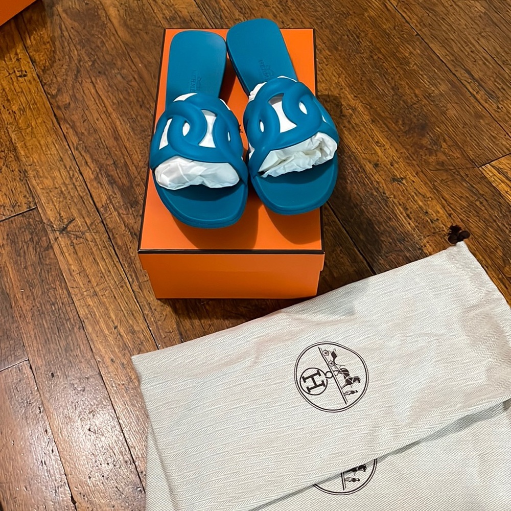 Hermes Aloha Sandals Size 38 Bleu Vif